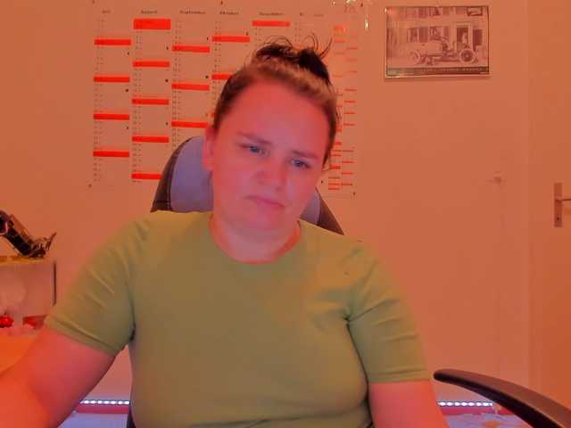 Elieen2 live cam on BongaCams