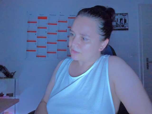 Elieen2 live cam on BongaCams