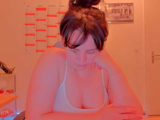 Elieen2 live cam on BongaCams