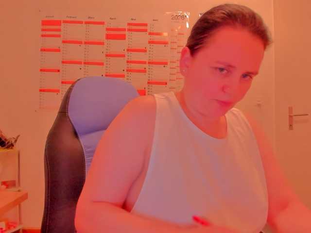 Elieen2 live cam on BongaCams