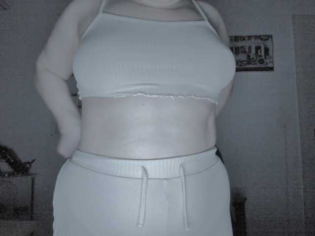 Elieen2's BongaCams show and profile