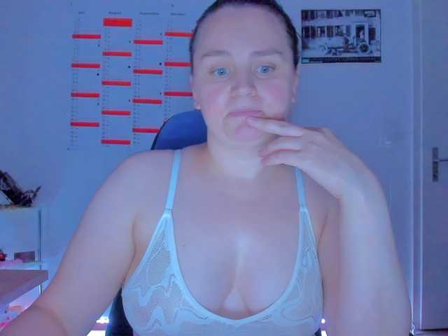 Elieen2 live cam on BongaCams