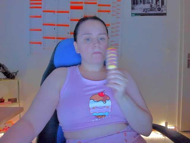 Elieen2 live cam on BongaCams