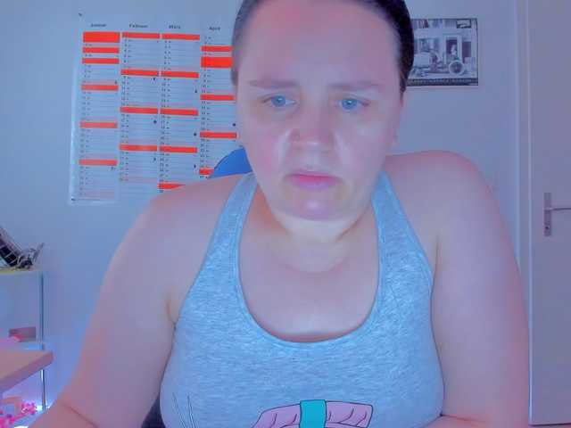 Elieen2 live cam on BongaCams