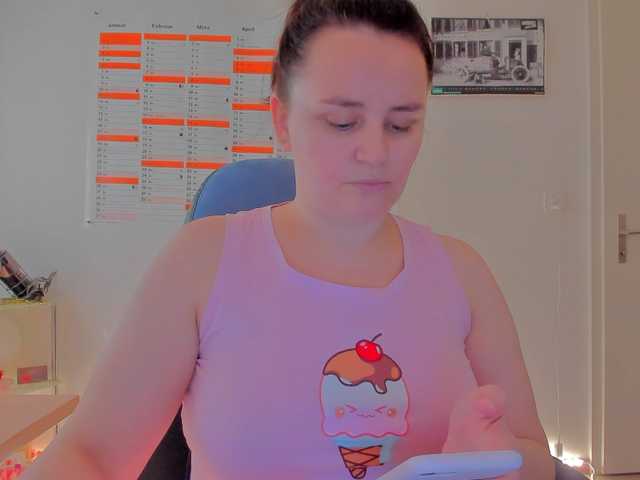 Elieen2's BongaCams show and profile