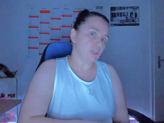 Elieen2 live cam on BongaCams