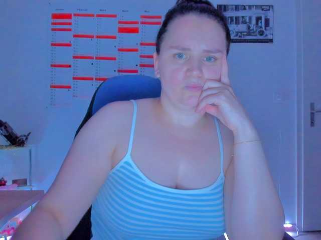 Elieen2 live cam on BongaCams