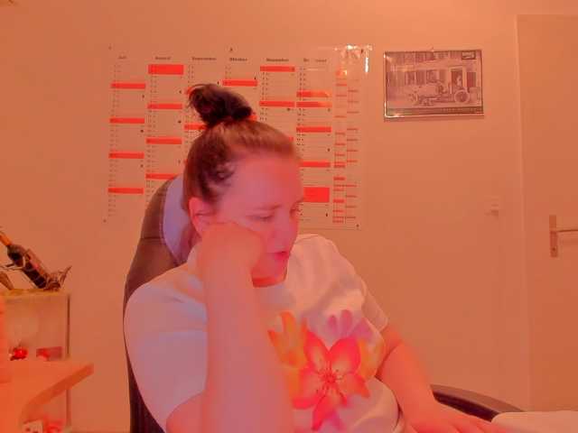 Elieen2 live cam on BongaCams