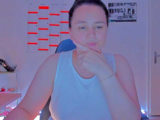 Elieen2 live cam on BongaCams