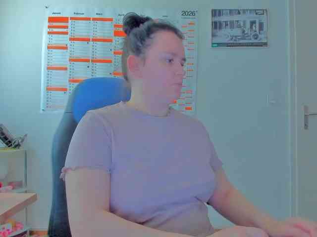 Elieen2 Live Webcam on BongaCams