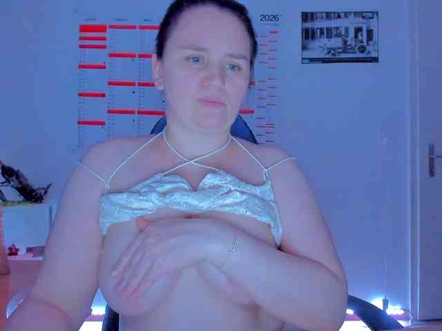 Elieen2 Live Webcam on BongaCams