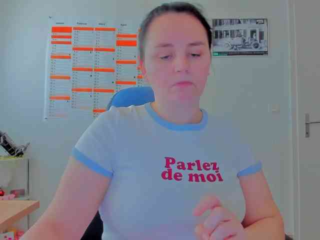 Elieen2 Live Webcam on BongaCams