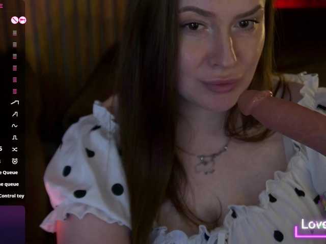 AliceOfWonders live cam on BongaCams