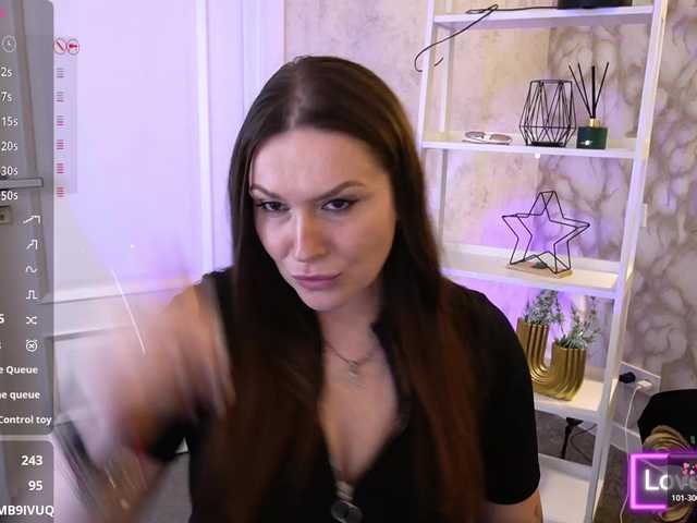 AliceOfWonders live webcam show