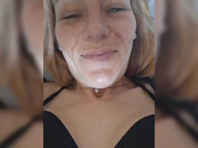 krisred's BongaCams show and profile