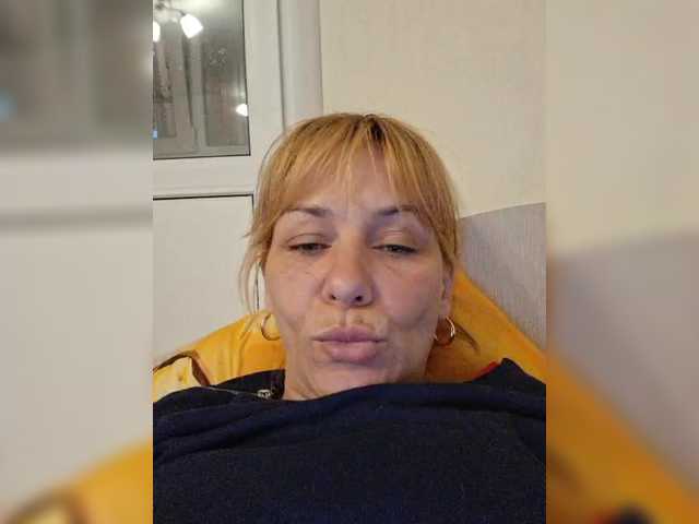 krisred's BongaCams show and profile