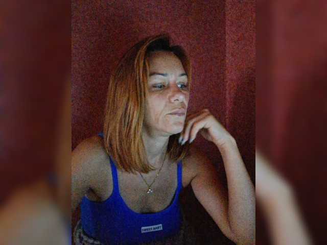 Krisred live cam