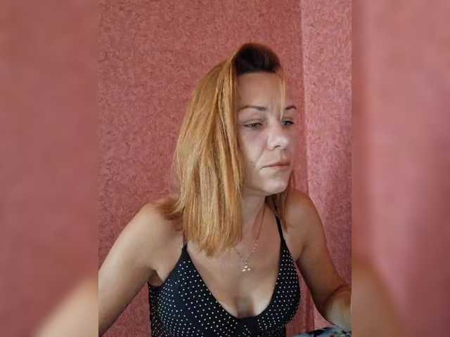 Krisred live webcam show