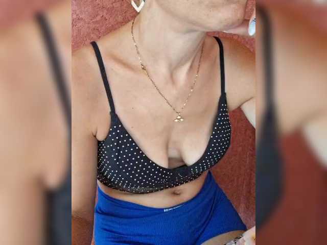 krisred live cam on BongaCams