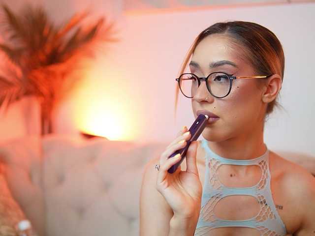 AileenKiss live cam on BongaCams