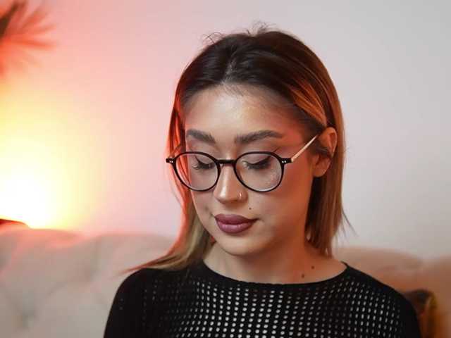 AileenKiss live cam on BongaCams