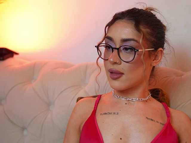AileenKiss live cam on BongaCams