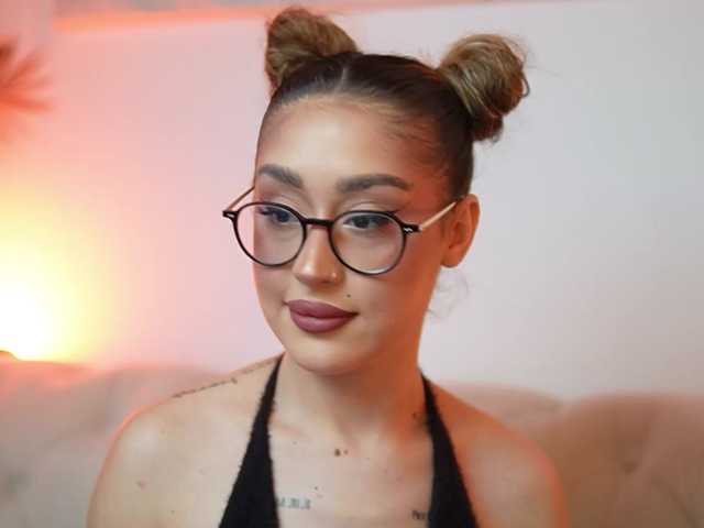 AileenKiss, live now on BongaCams
