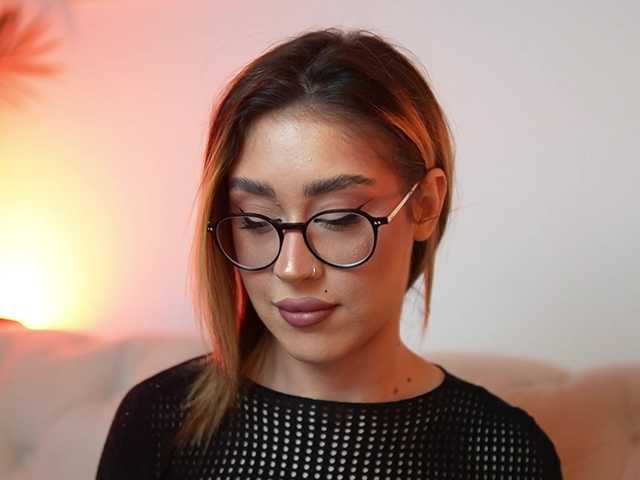AileenKiss live cam preview
