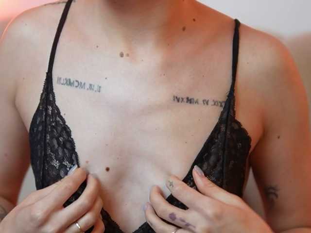 AileenKiss live cam on BongaCams