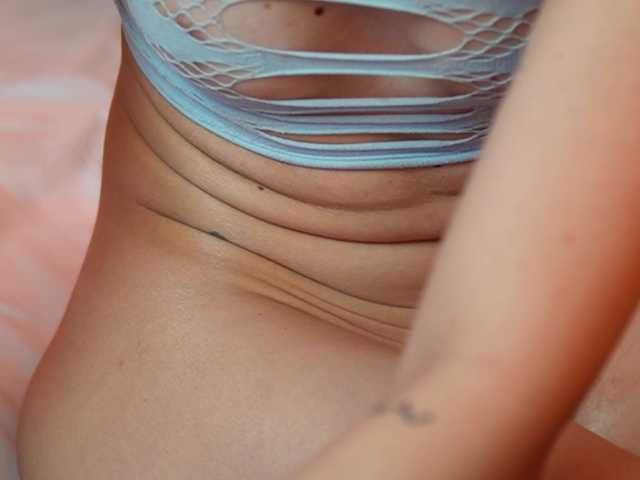 AileenKiss's BongaCams show and profile