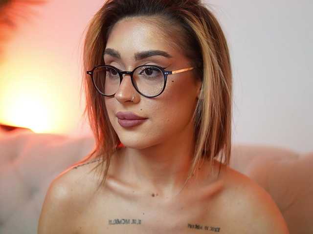 AileenKiss live webcam show