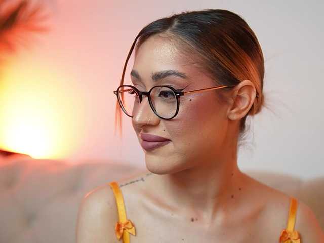 AileenKiss live cam on BongaCams