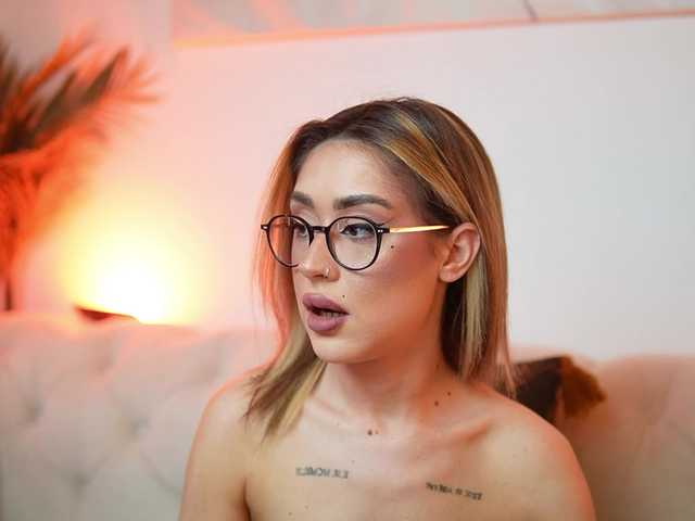 AileenKiss live webcam show