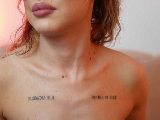 AileenKiss live cam on BongaCams