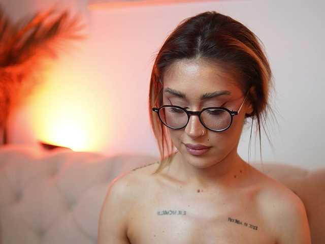 AileenKiss live cam on BongaCams