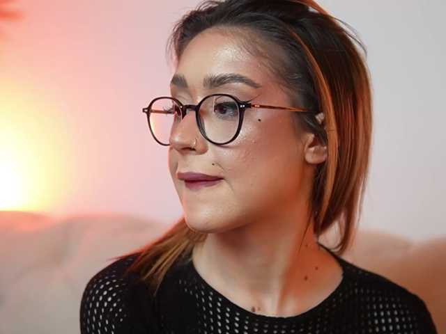 AileenKiss live cam on BongaCams