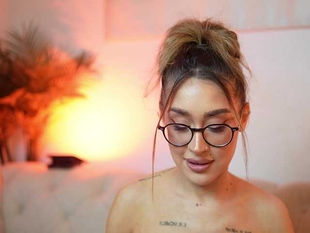 AileenKiss live cam on BongaCams