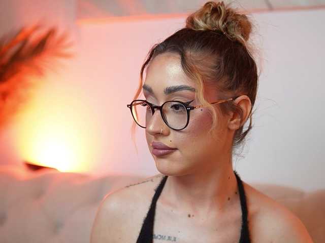 AileenKiss live cam on BongaCams