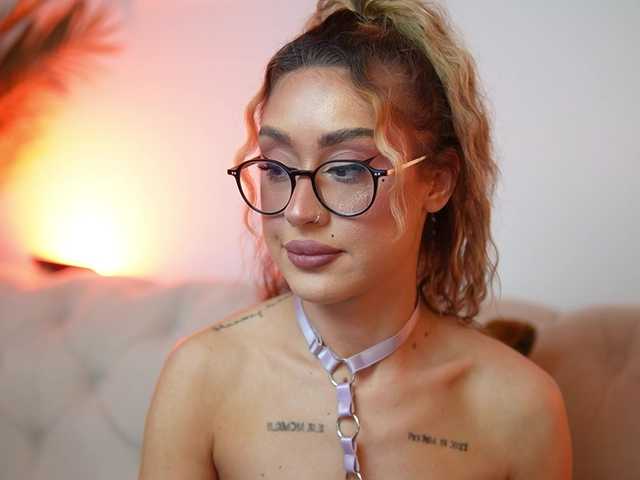 AileenKiss live cam on BongaCams