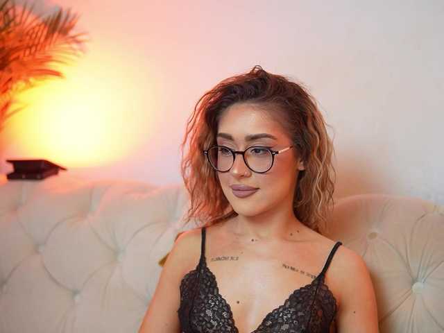 AileenKiss live cam on BongaCams