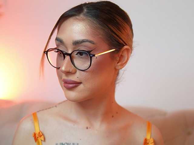 AileenKiss live cam on BongaCams