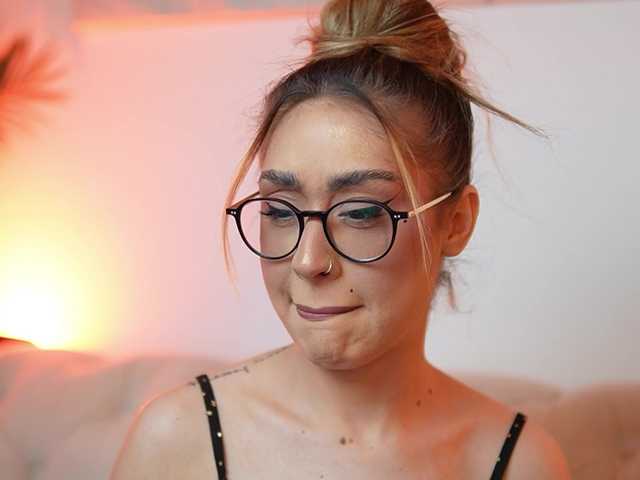 AileenKiss live cam on BongaCams