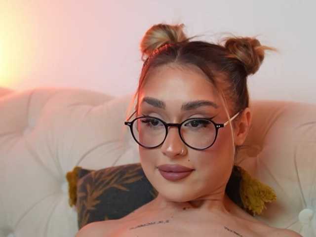 AileenKiss live cam on BongaCams