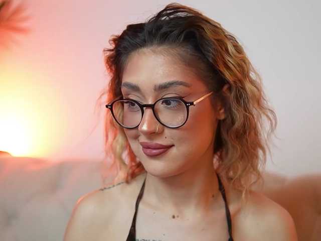 AileenKiss live cam on BongaCams