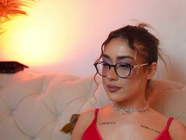 AileenKiss live cam on BongaCams