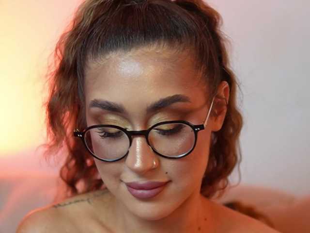 AileenKiss live cam on BongaCams