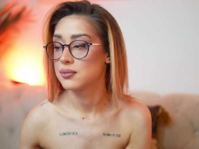 AileenKiss live cam on BongaCams