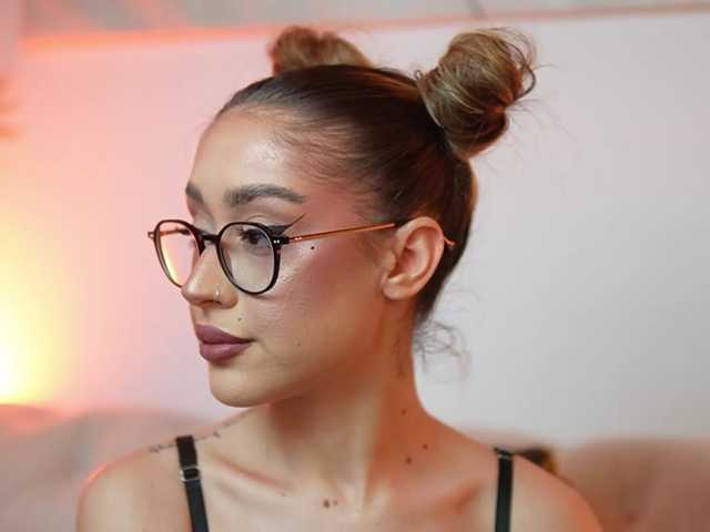 AileenKiss live cam preview