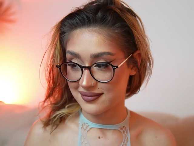 AileenKiss live cam on BongaCams