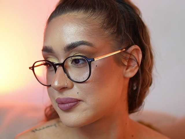 AileenKiss live cam on BongaCams